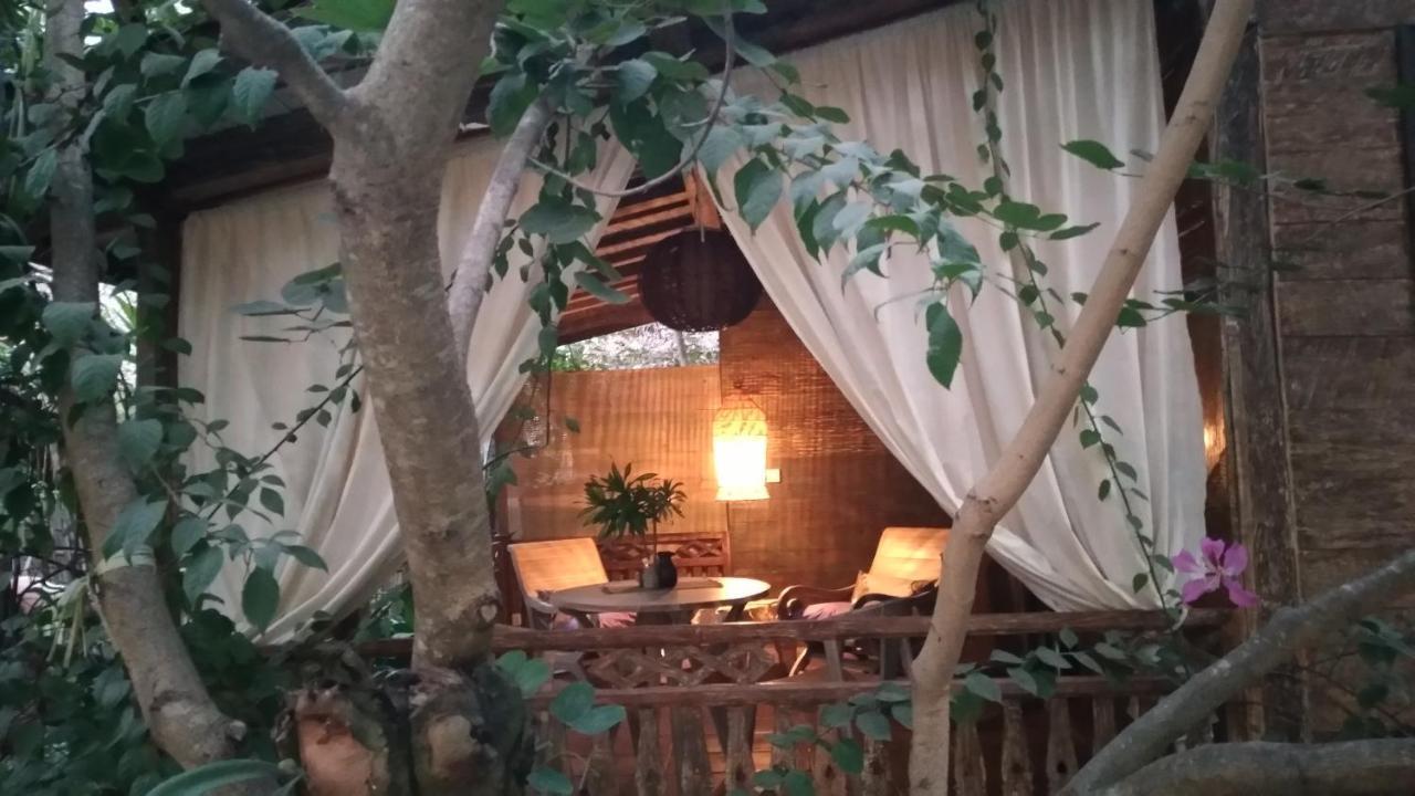 Villas Light House - Eco-Traditional Joglo Gili Trawangan Bagian luar foto