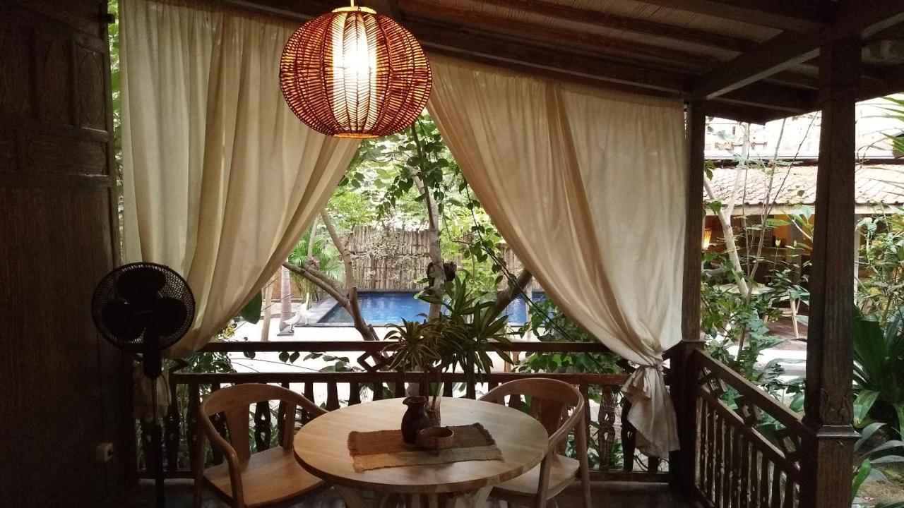 Villas Light House - Eco-Traditional Joglo Gili Trawangan Bagian luar foto