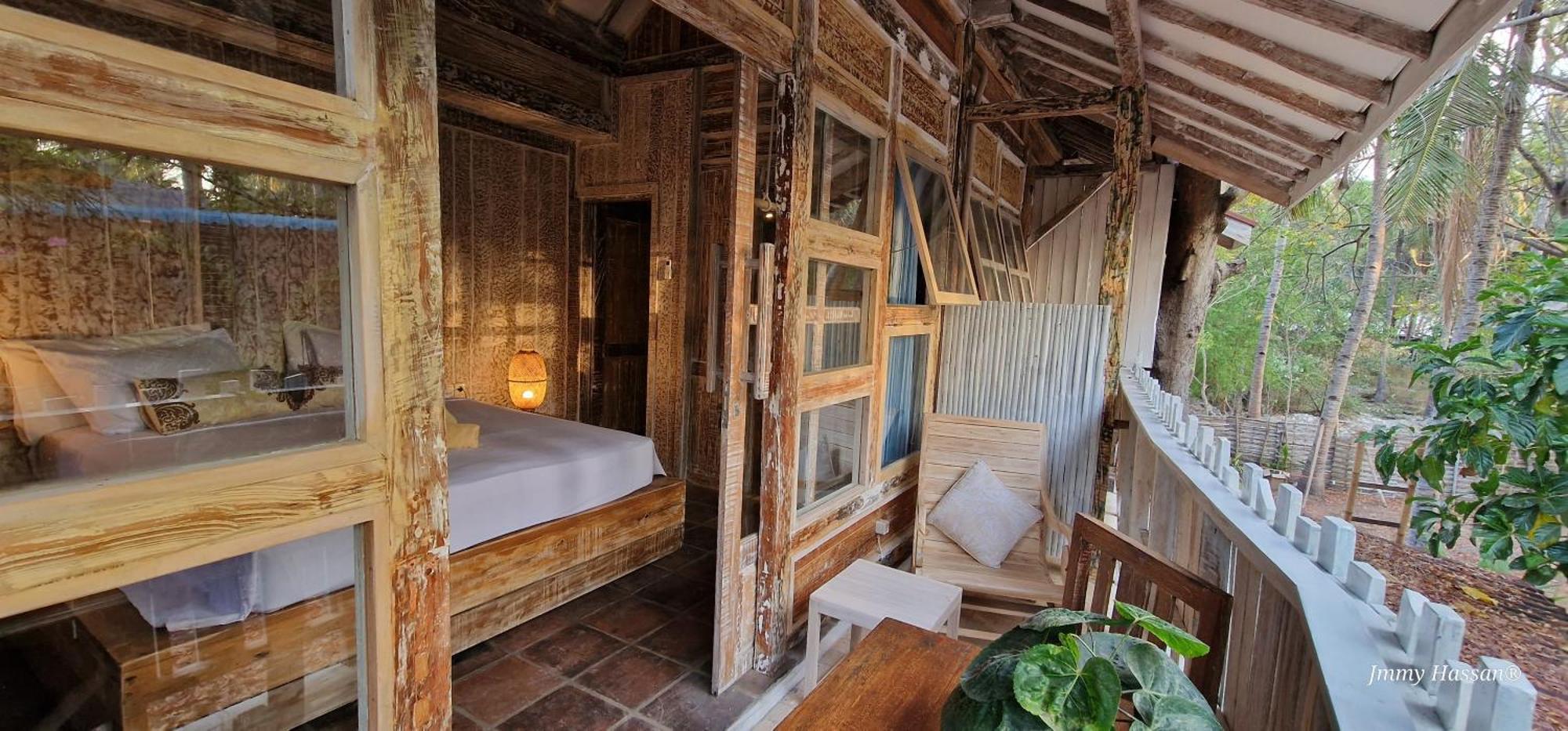 Villas Light House - Eco-Traditional Joglo Gili Trawangan Bagian luar foto