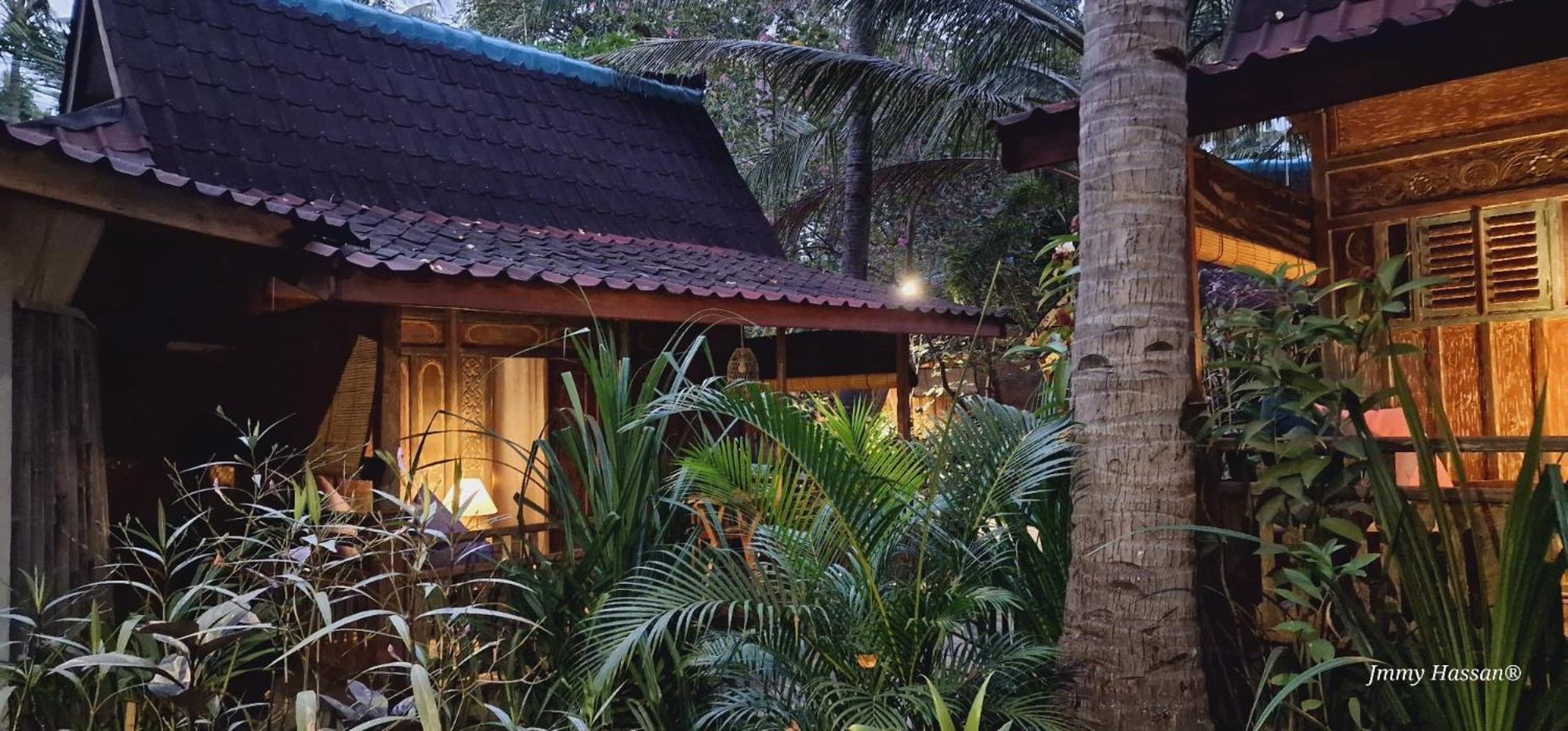 Villas Light House - Eco-Traditional Joglo Gili Trawangan Bagian luar foto
