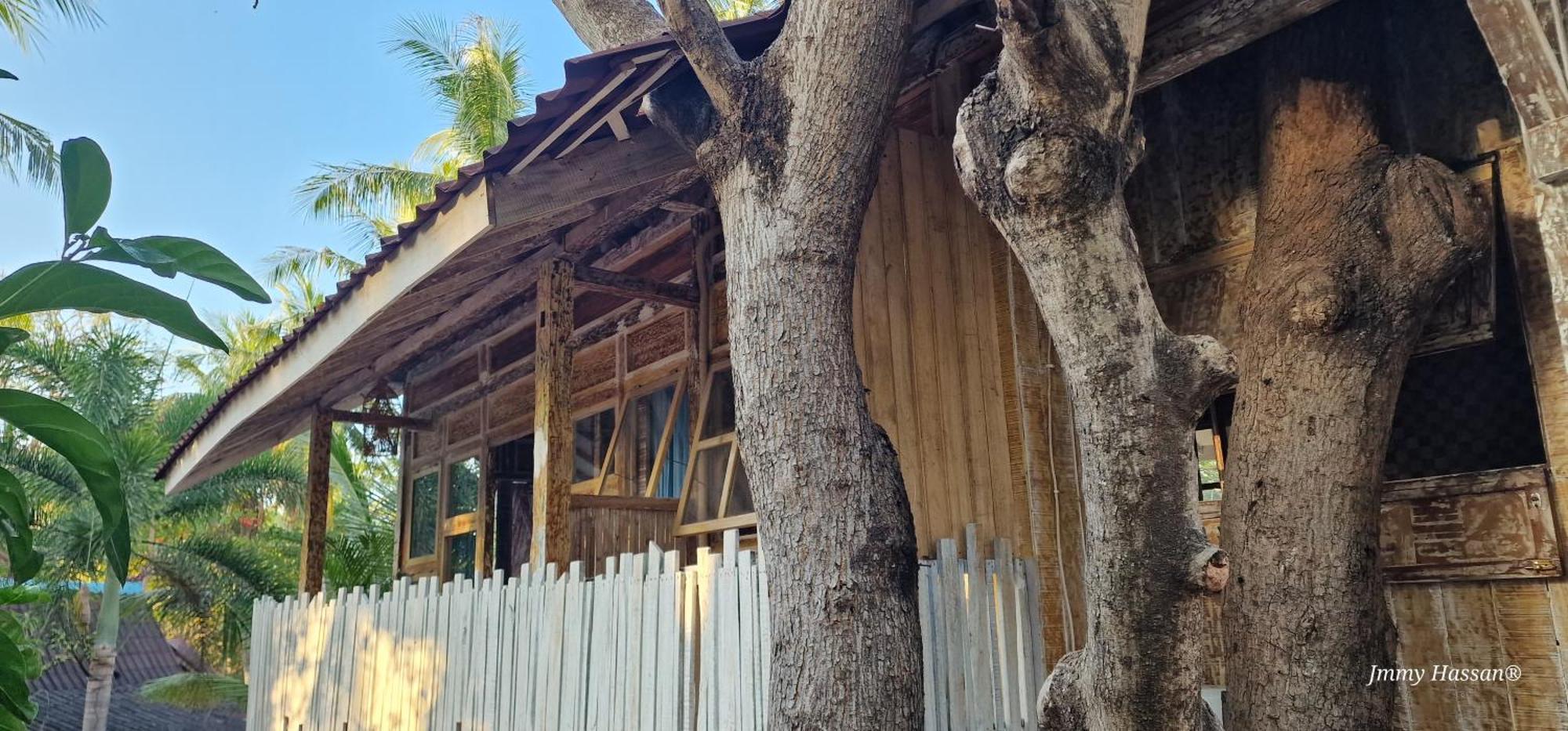 Villas Light House - Eco-Traditional Joglo Gili Trawangan Bagian luar foto