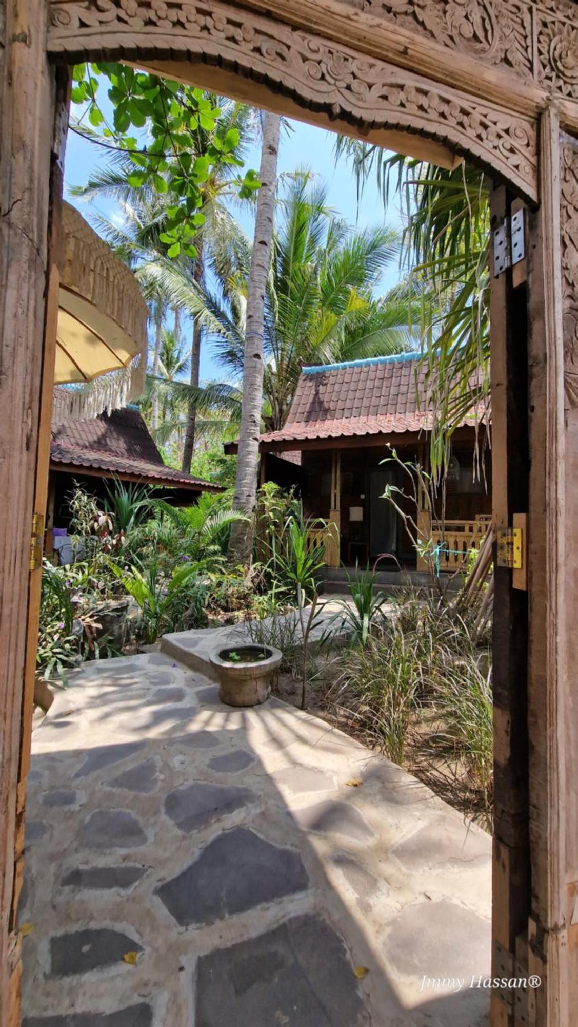 Villas Light House - Eco-Traditional Joglo Gili Trawangan Bagian luar foto