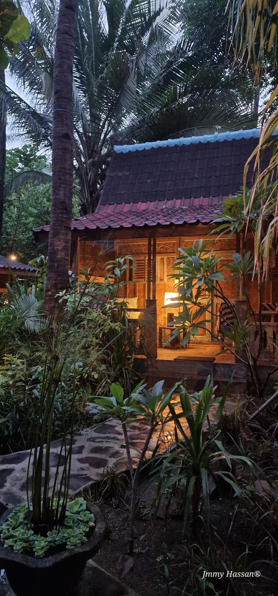 Villas Light House - Eco-Traditional Joglo Gili Trawangan Bagian luar foto