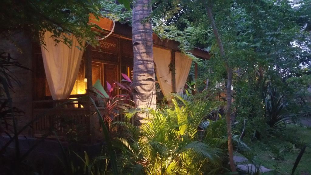 Villas Light House - Eco-Traditional Joglo Gili Trawangan Bagian luar foto